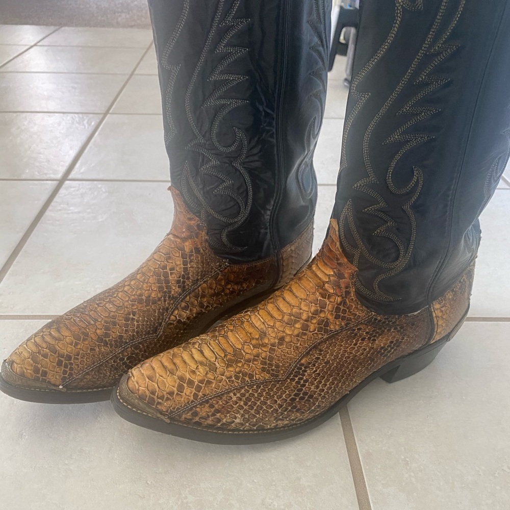 Laredo by Dan Post genuine Python 11 1/2D